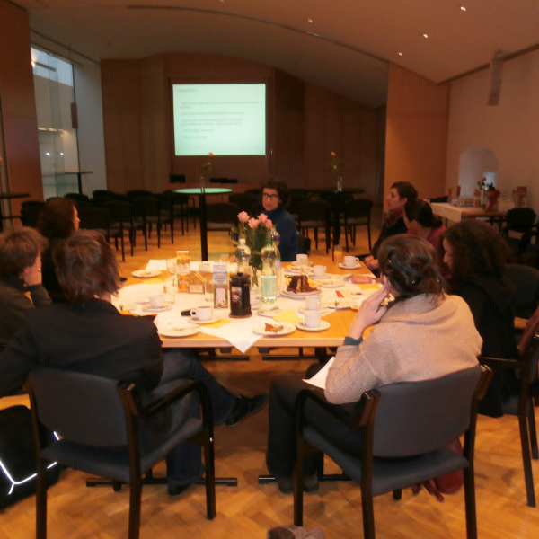 <p>Workshop mit lokalen Partnerinnen</p>
