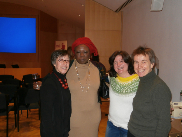 <p>Gruppenfoto: Luzenir Caixeta, Leiterin der Bereiche Beratung und Forschung bei maiz; Edith Paule, engagiert in der maiz-Kulturarbeit; Encarnacion Gutierrez Rodriguez, Wissenschaftlerin an der Universität Manchester; Waltraud Ernst, Wissenschaftlerin am Institut f. Frauen- und Geschlechterforschung an der JKU Linz;</p>
